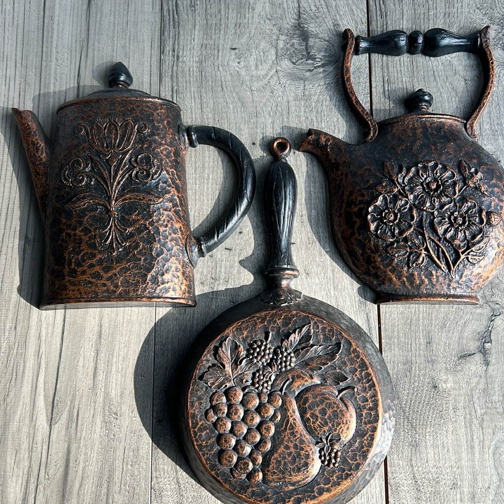 Home Interior Kitchen wall decor made in USA 30+ yrs old HOMCO coffee pan kettle